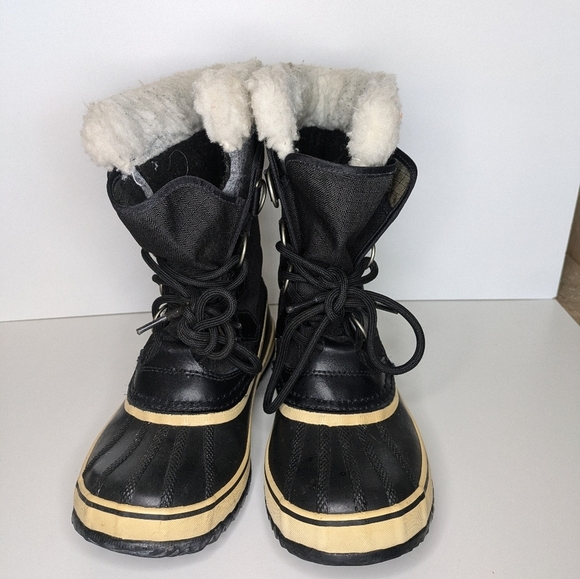 Womens Sorel Carnival size 6US 4UK Black Ankle High Insulated Lined Winter Boots - Picture 2 of 6